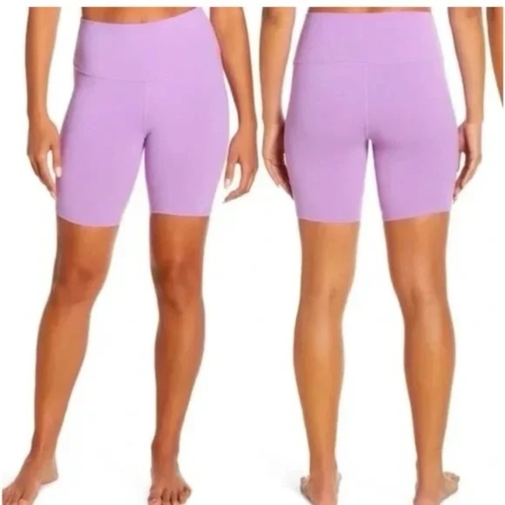 Alo Yoga Lilac Biker Shorts - Picture 2 of 7